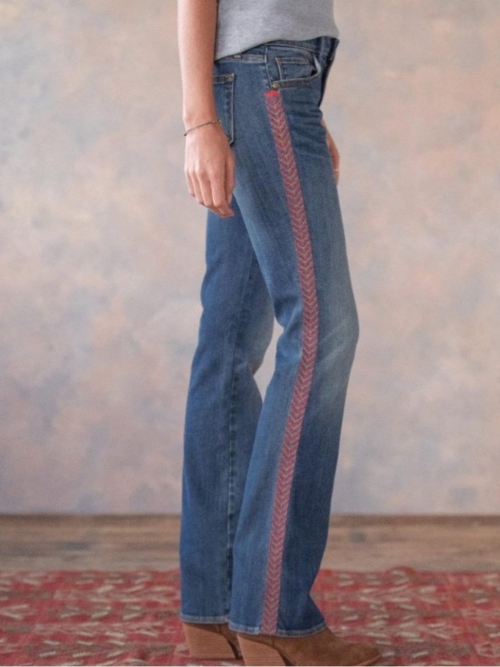 Driftwood Kelly Sundance Classic Fit Women's Blue Jeans with Red Side Accents
